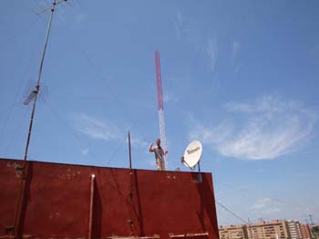36 - DOS TRAMOS DE LA NUEVA TORRETA INSTALADOS